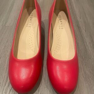 Journee Collection Saar Pump Women's Red shoes - Size 10 (medium)